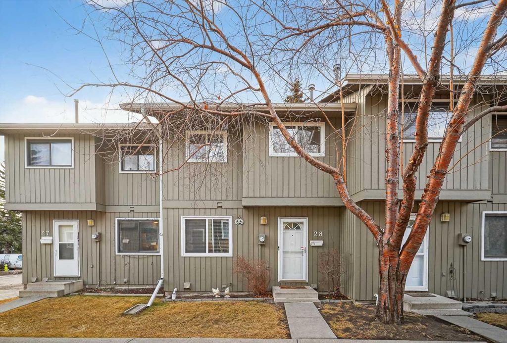 Photo of 6503 Ranchview Drive NW #28, Calgary, AB T3G 1P2 (MLS # A2285691)