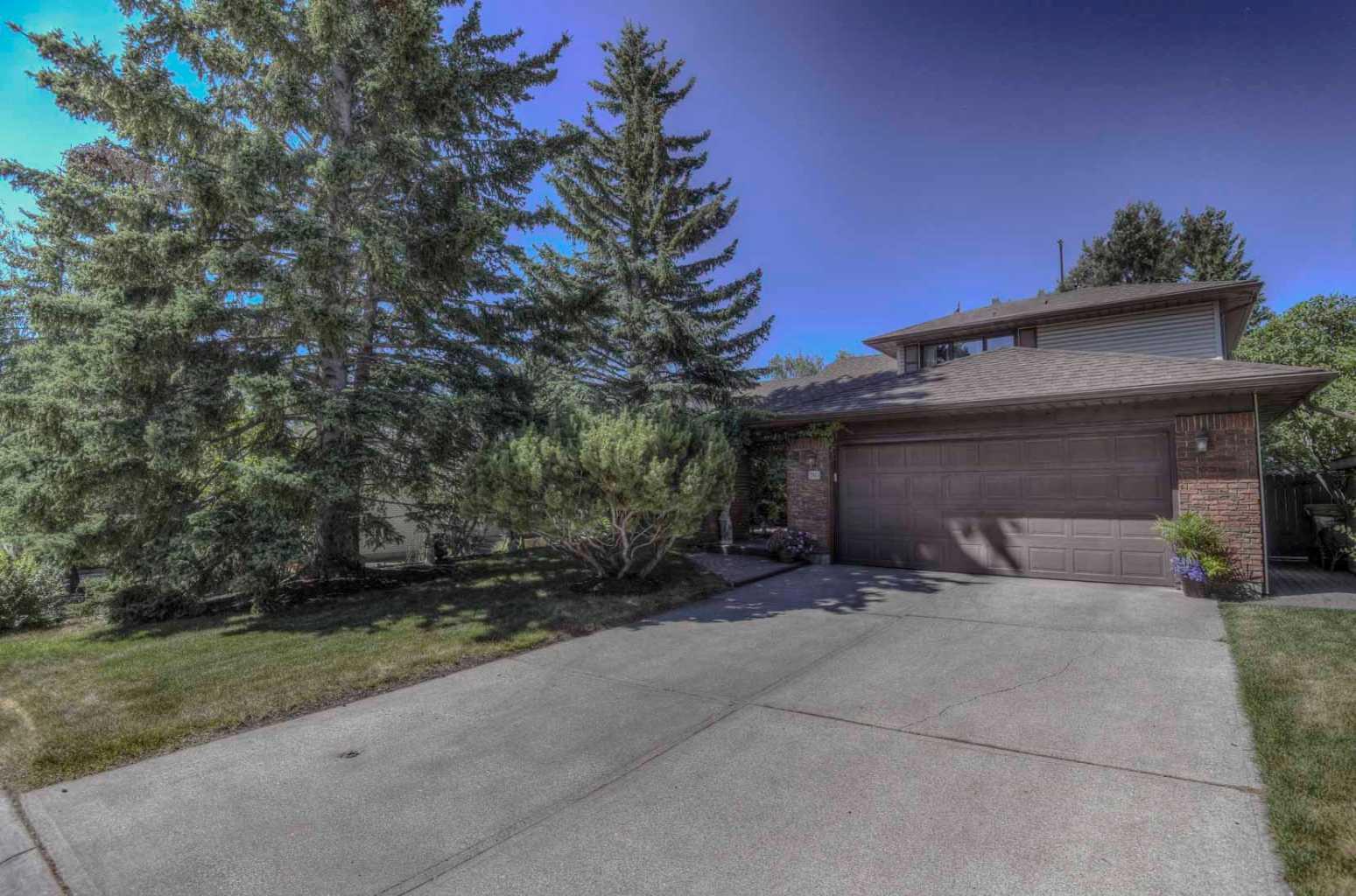 203 Pump Hill View SW