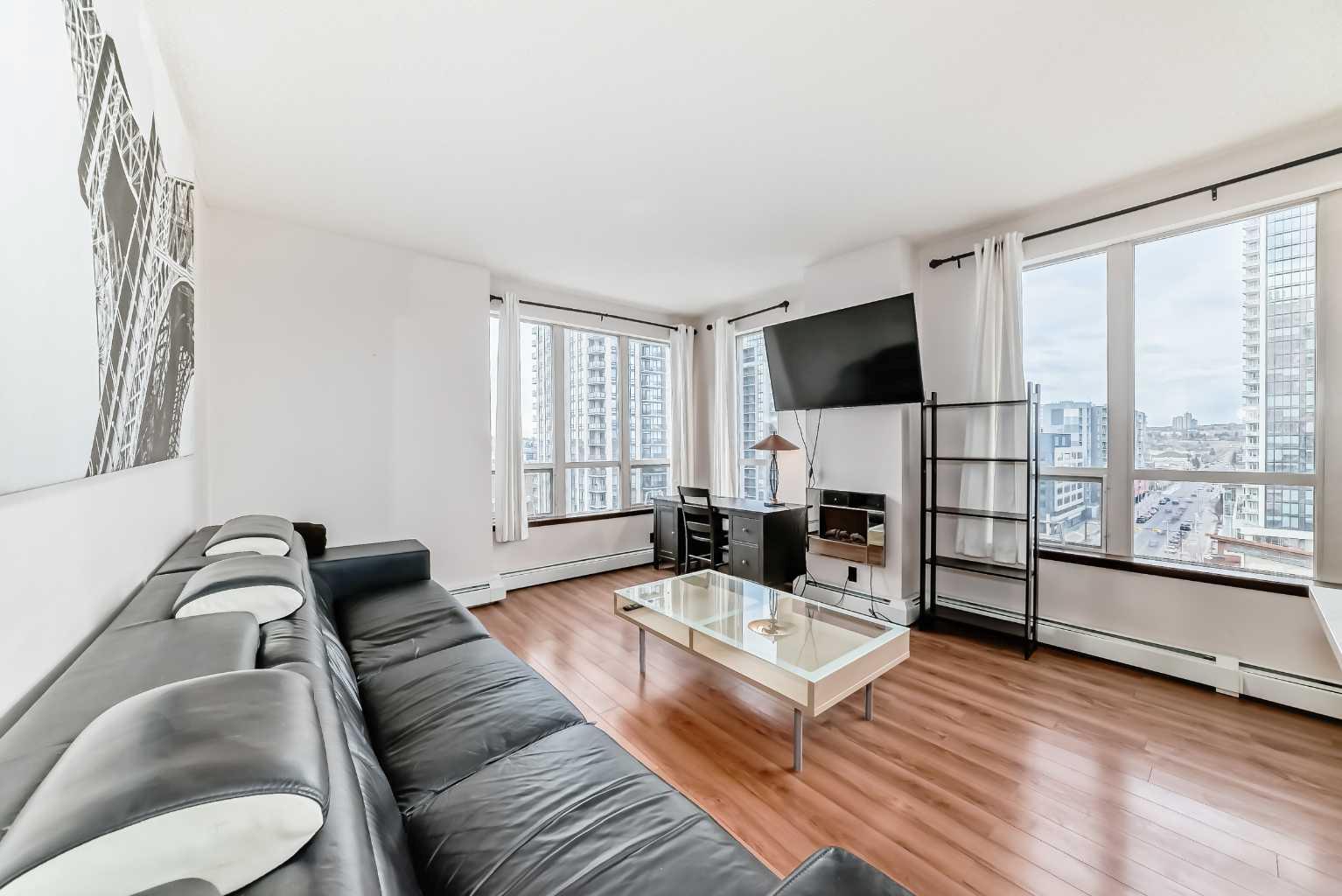 1053 10 Street SW 915