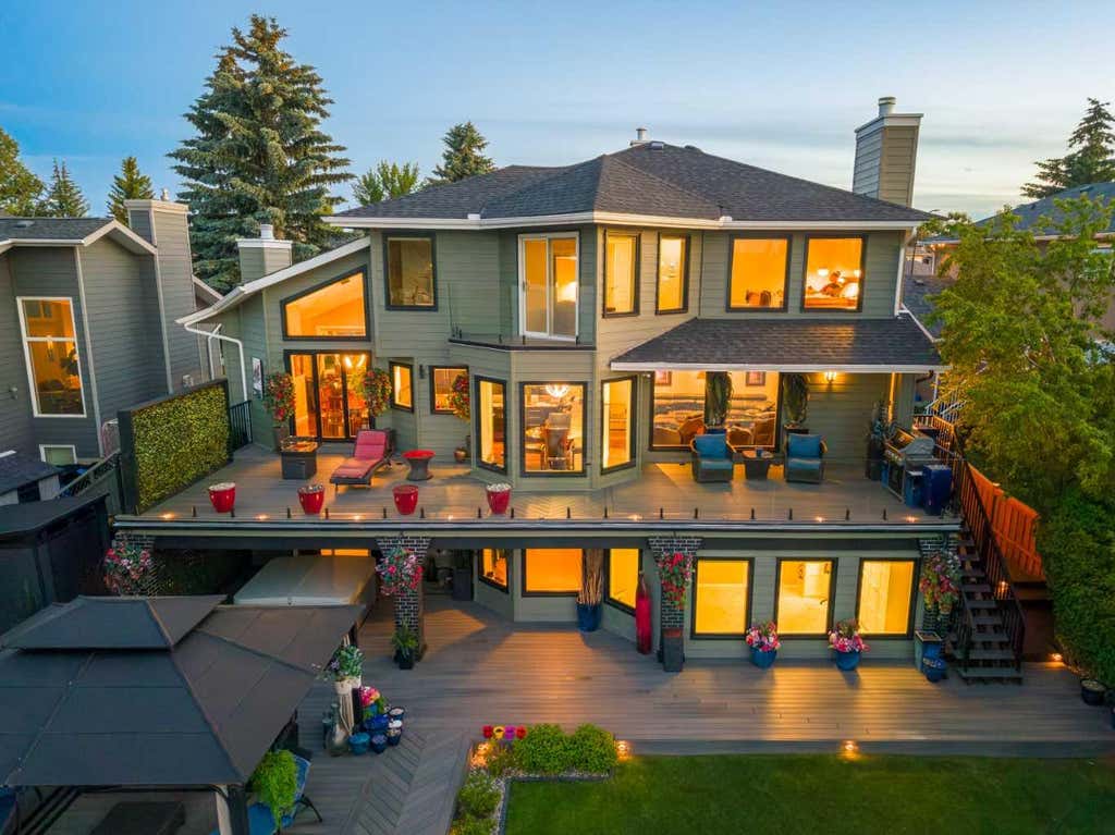 Photo of 85 Sunset Way SE, Calgary, AB T2X 3C1 (MLS # A2325442)