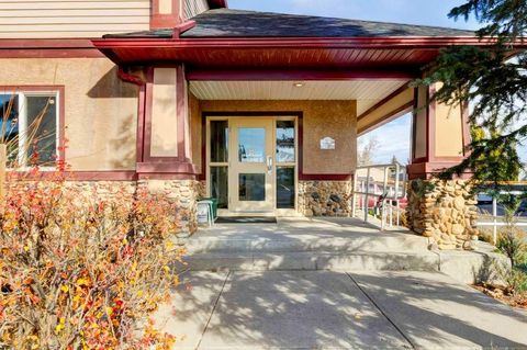 170 N Railway Street 17 Okotoks AB T3H 0E5