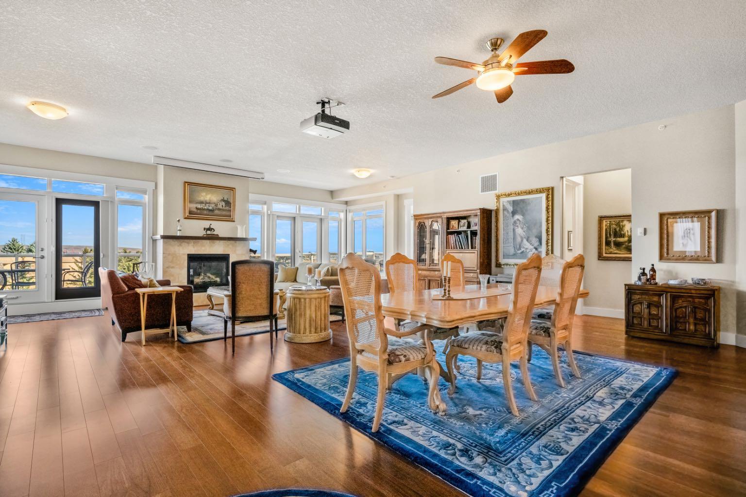 4 Hemlock Crescent SW 404