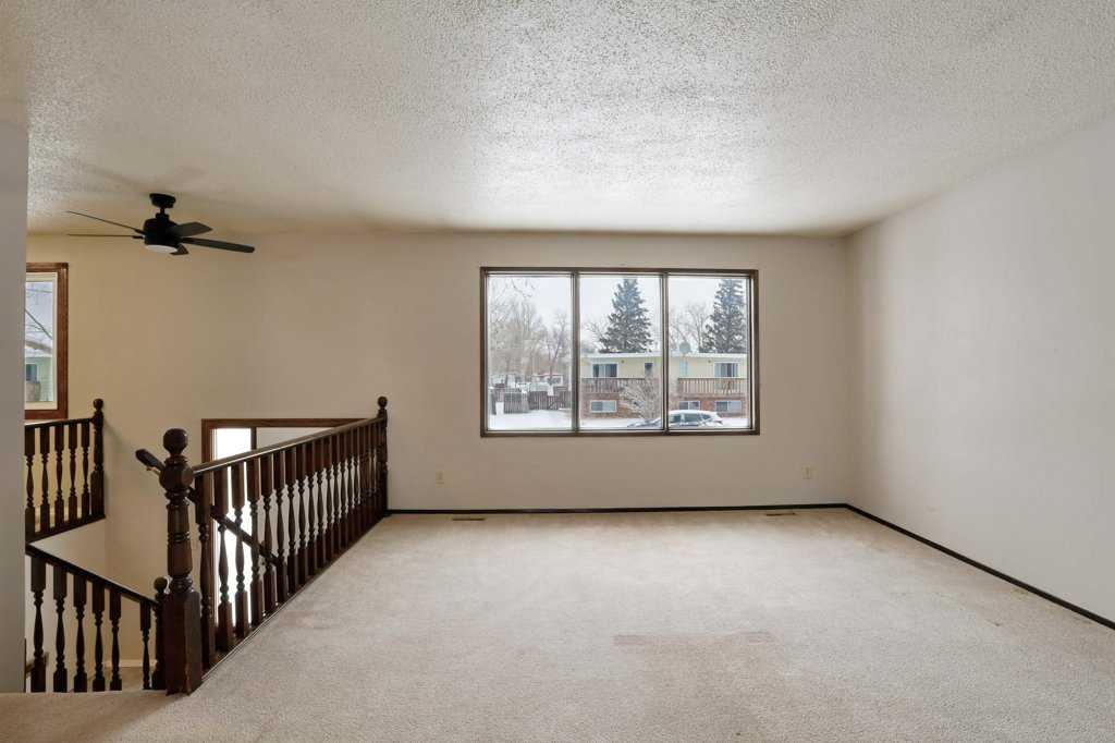 24 Beamish Park Drive E