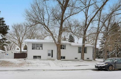 24 Beamish Park Drive E Brooks AB T1R 0K1