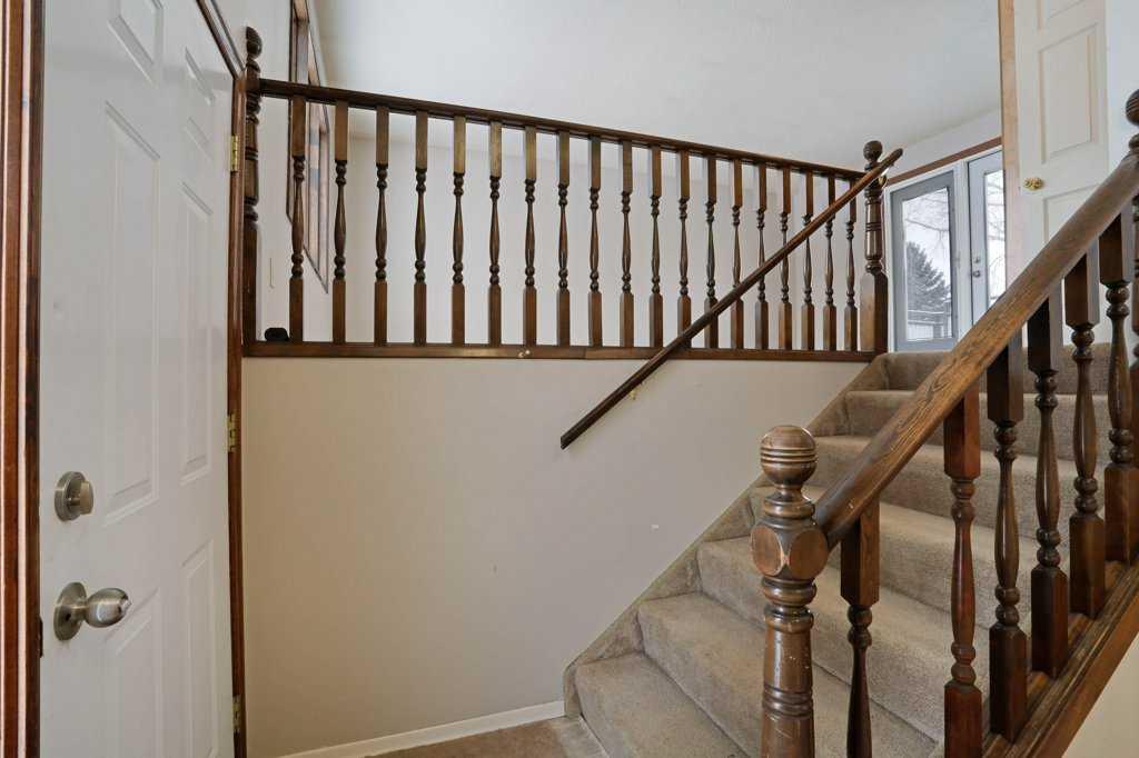 24 Beamish Park Drive E