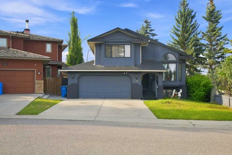Photo of 2709 Signal Hill Bay SW, Calgary, AB T3H 2L5 (MLS # A2338748)