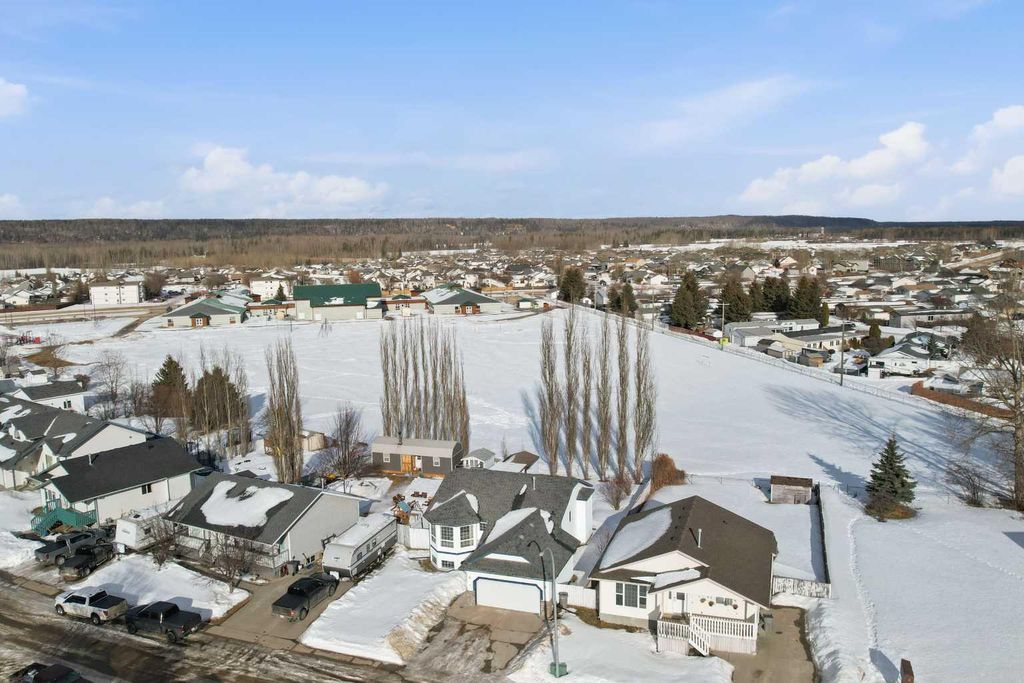 Photo of 15 Wellwood Drive, Whitecourt, AB T7S 1T8 (MLS # A2291653)