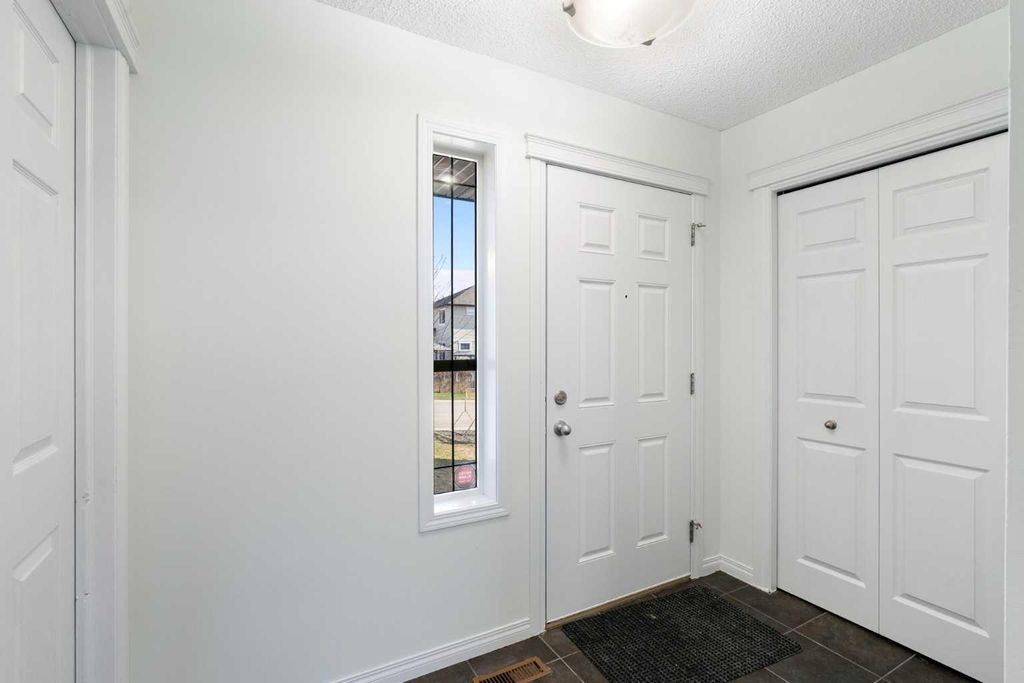 Photo of 231 Hawkmere Road, Chestermere, AB T1X 1T5 (MLS # A2303651)