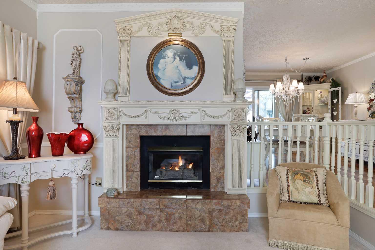 719 Parkland Drive E