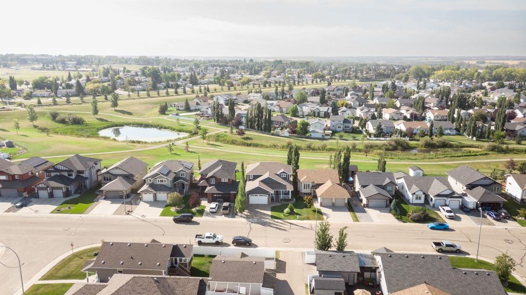 Photo of 5323 48 Street, Innisfail, AB T4G 0A2 (MLS # A2292519)