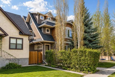 Photo of 729 4 Street NW, Calgary, AB T2N 1P3 (MLS # A2310609)