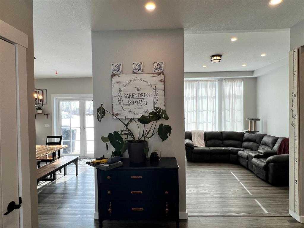 1049 Alberta Avenue 11