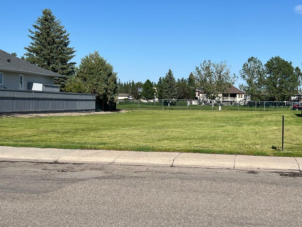 Photo of 105 Fairway Drive, Coaldale, AB T1M 1H1 (MLS # A2309207)
