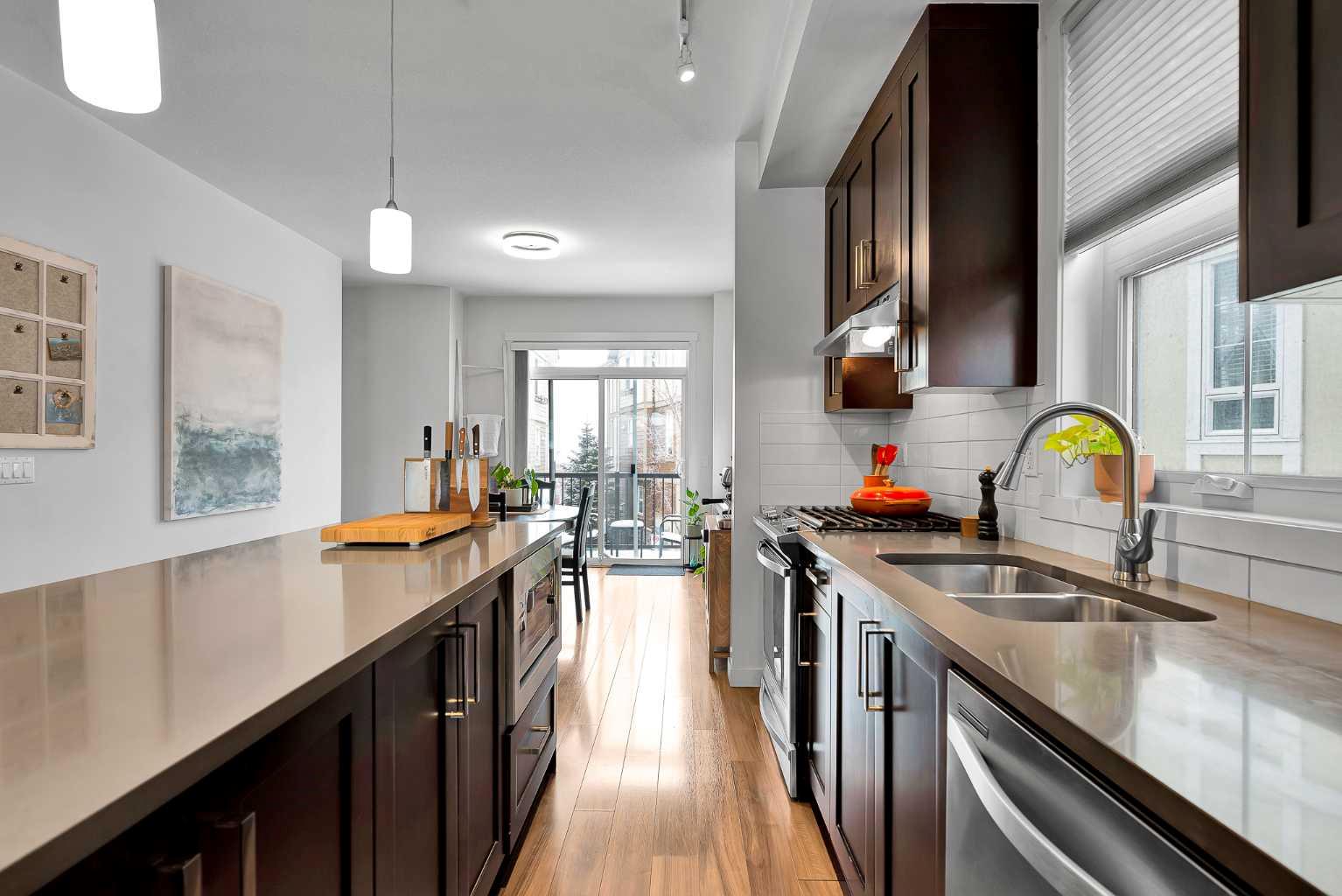 898 Sherwood Boulevard NW