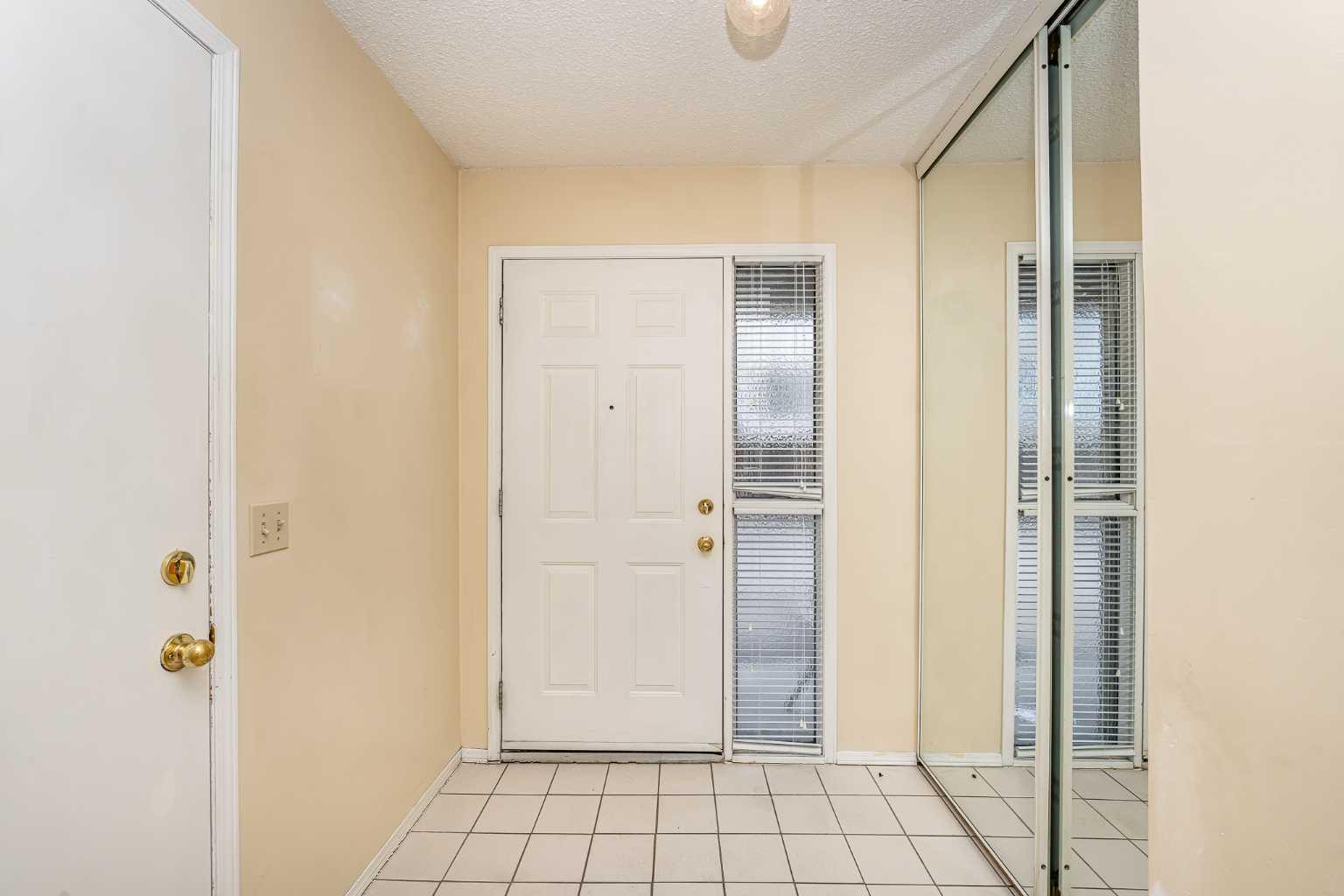 215 Coachway Lane SW
