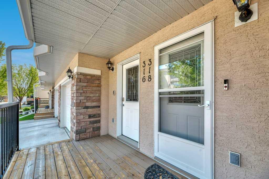 318 Strathcona Circle