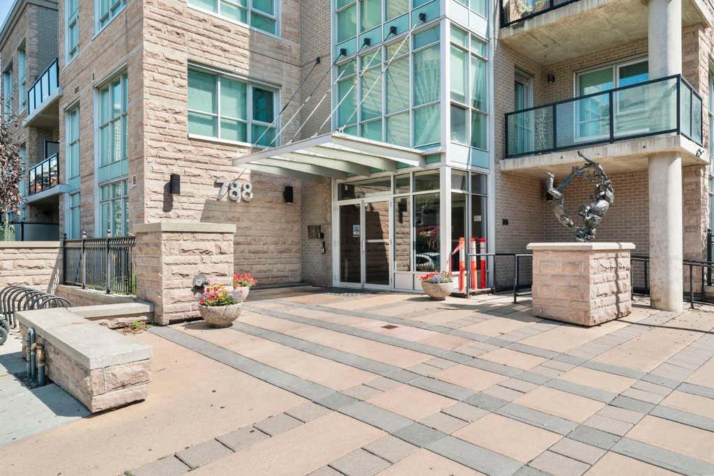 Photo of 788 12 Avenue SW #1102, Calgary, AB T2R 0H1 (MLS # A2337238)