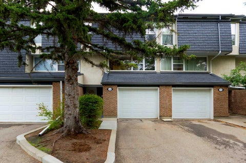 Photo of 386 Brae Glen Crescent SW, Calgary, AB T2W 1B6 (MLS # A2343218)