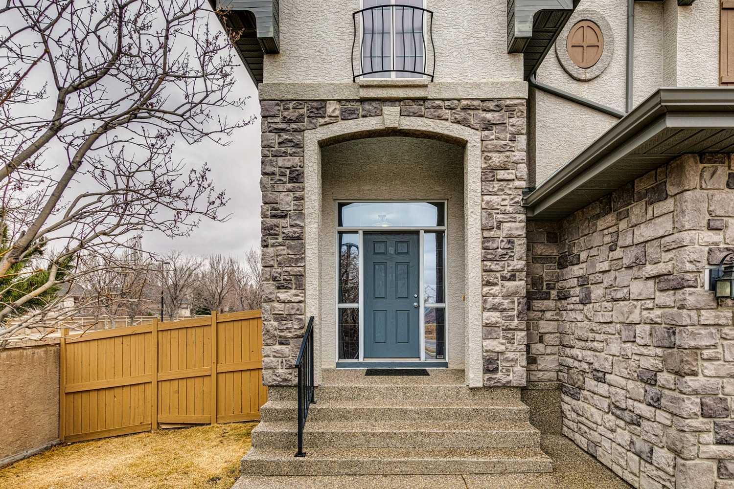 106 Cranleigh Way SE