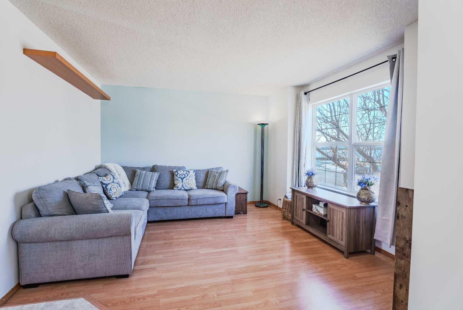 68 Bridleridge Gardens SW