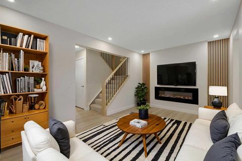 13 Penworth Close SE Calgary AB T2A 5N4