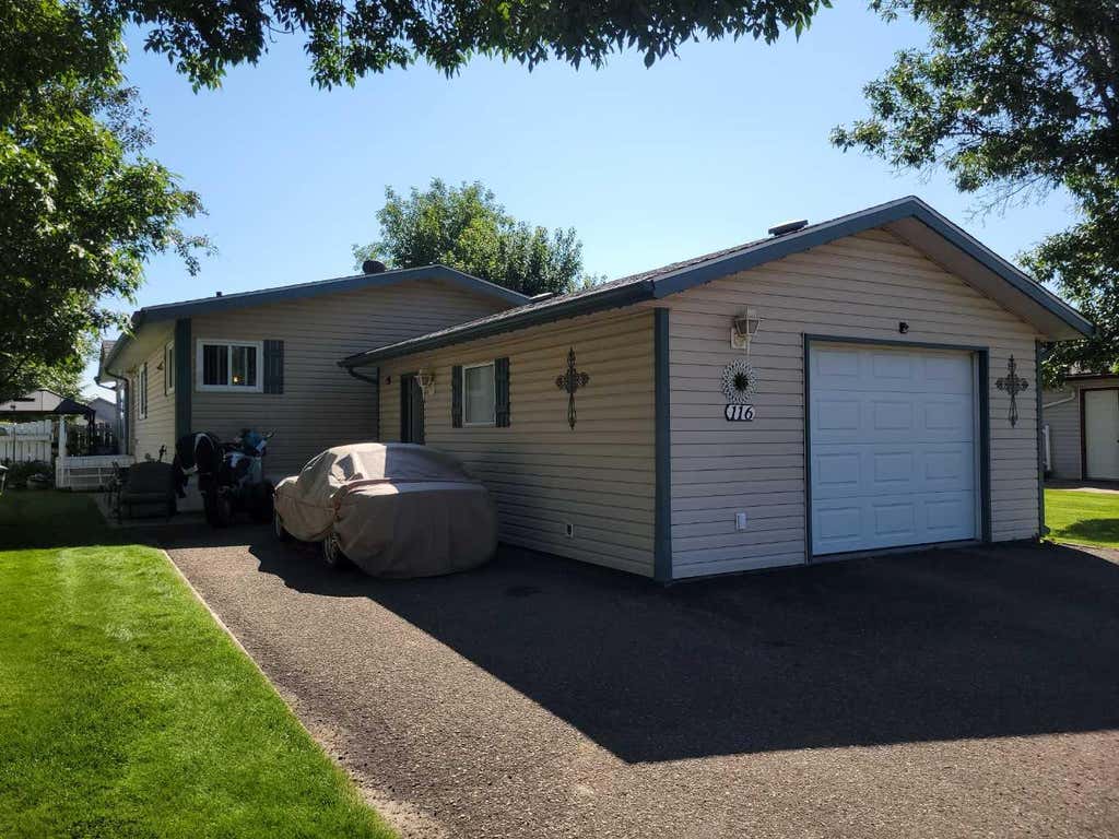 Photo of 1600 Strachan Rd SE #116, Medicine Hat, AB T1B 4M3 (MLS # A2333191)
