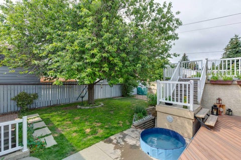 Photo of 107 Bermuda Drive NW, Calgary, AB T3K 1H6 (MLS # A2335636)