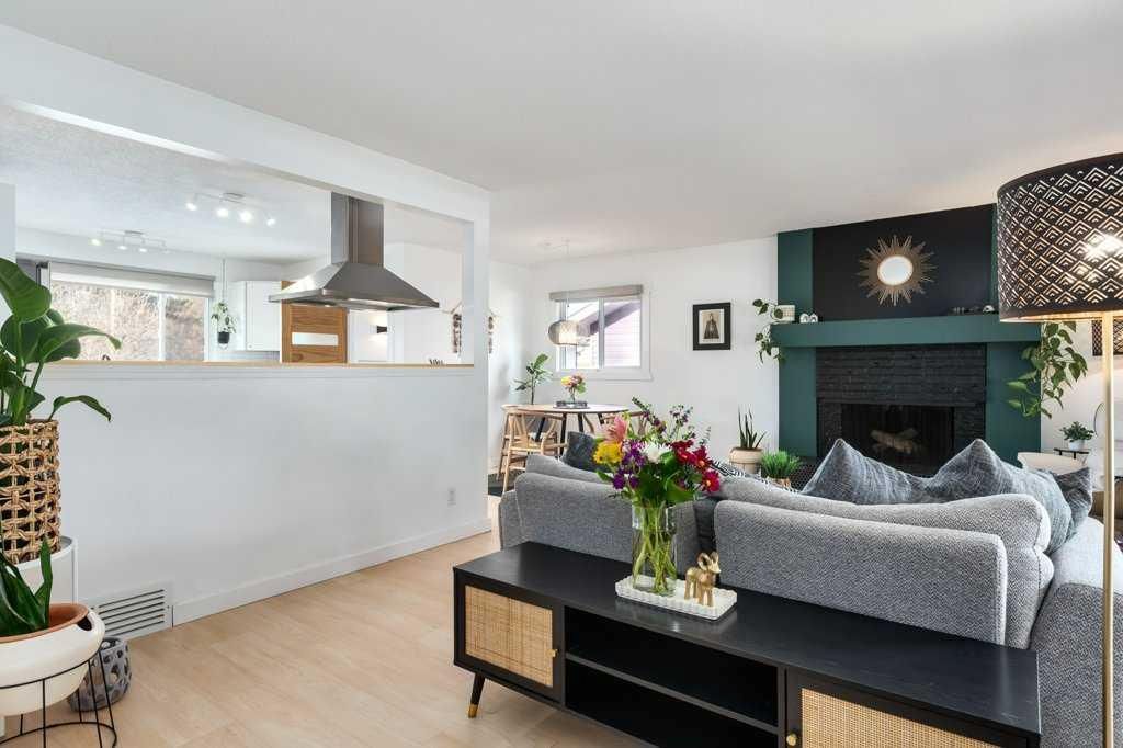 Photo of 10219 Maplebrook Place SE, Calgary, AB T2J 1S7 (MLS # A2283294)