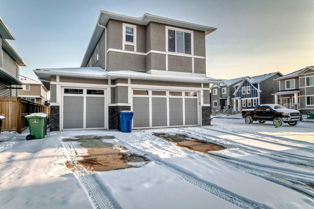 Photo of 2 Chelsea Bay, Chestermere, AB T1X 1Z3 (MLS # A2298689)