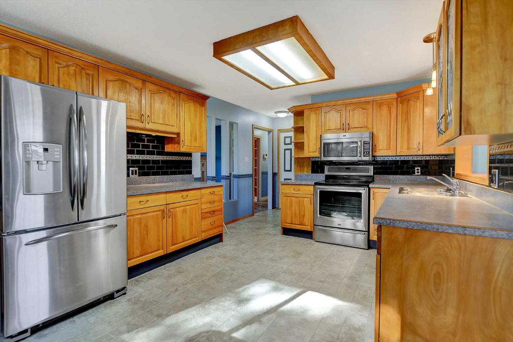 Photo of 104 11th Street, Beaverlodge, AB T0H 0C0 (MLS # A2306829)