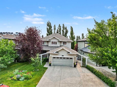 Photo of 915 Coopers Drive SW, Airdrie, AB T4B 2W3 (MLS # A2354054)