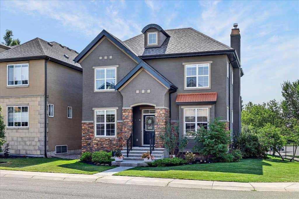Photo of 4 Quarry Landing SE, Calgary, AB T2C 5E4 (MLS # A2334037)