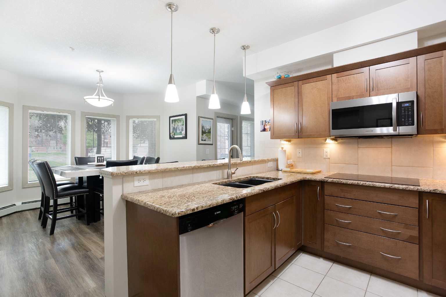 70 Royal Oak Plaza NW 102