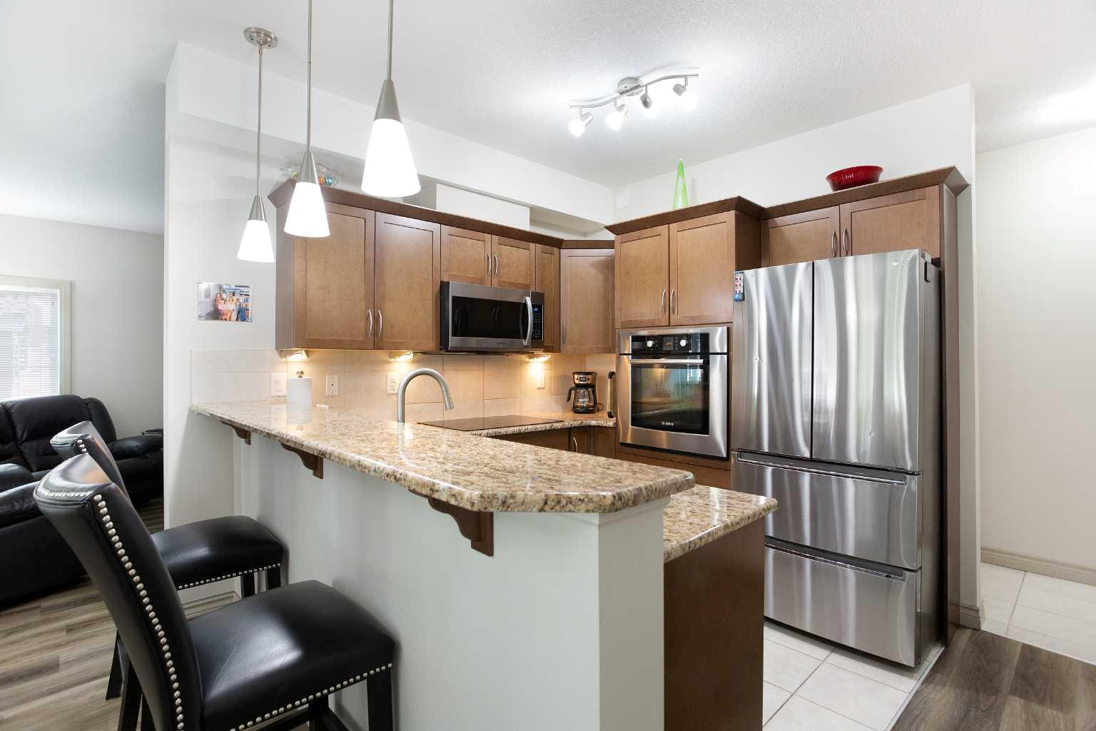 70 Royal Oak Plaza NW 102