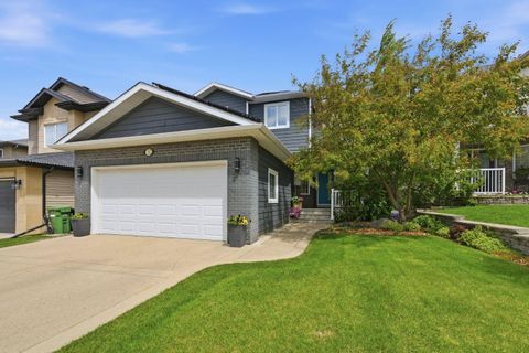 Photo of 16 Coopers Heights SW, Airdrie, AB T4B 2S1 (MLS # A2322115)