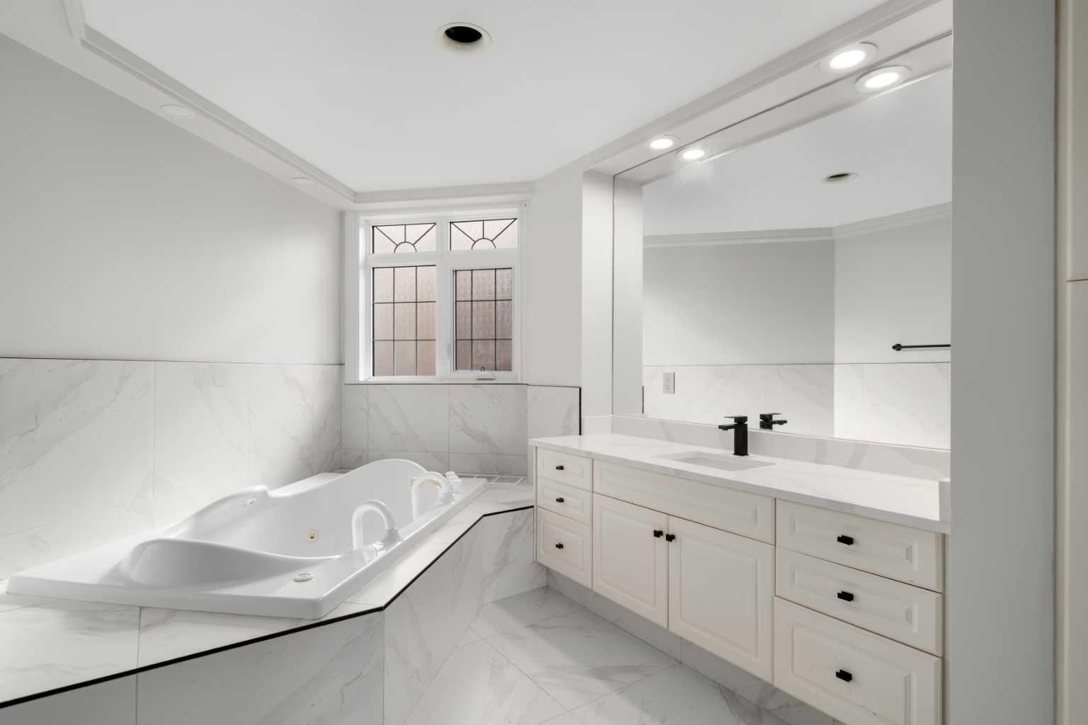 505 Canyon Meadows Drive SW 602