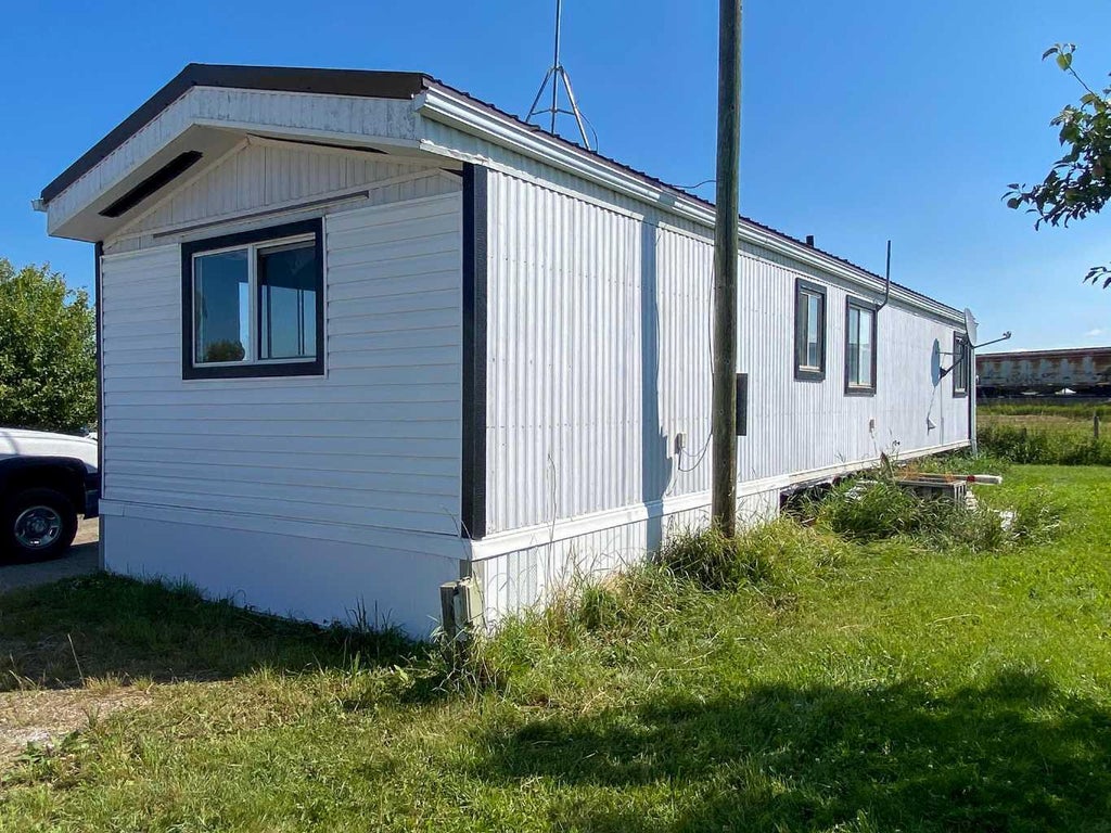 Photo of 3203 50 Avenue, Olds, AB T4H 1A5 (MLS # A2345228)