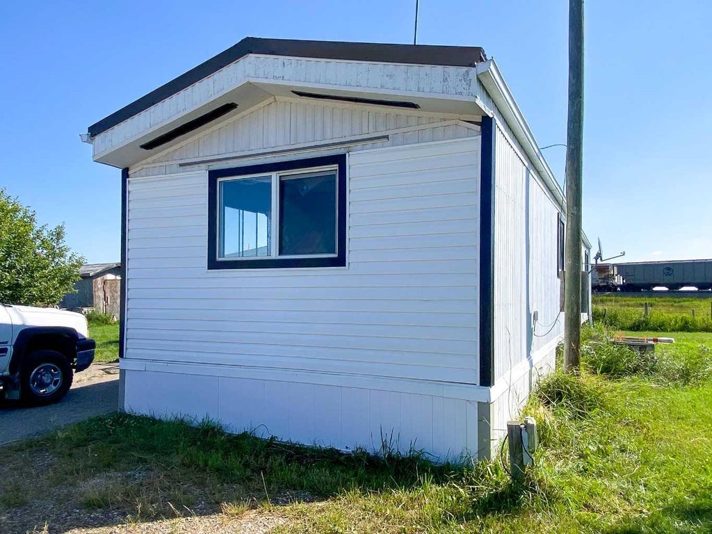 Photo of 3203 50 Avenue, Olds, AB T4H 1A5 (MLS # A2345228)