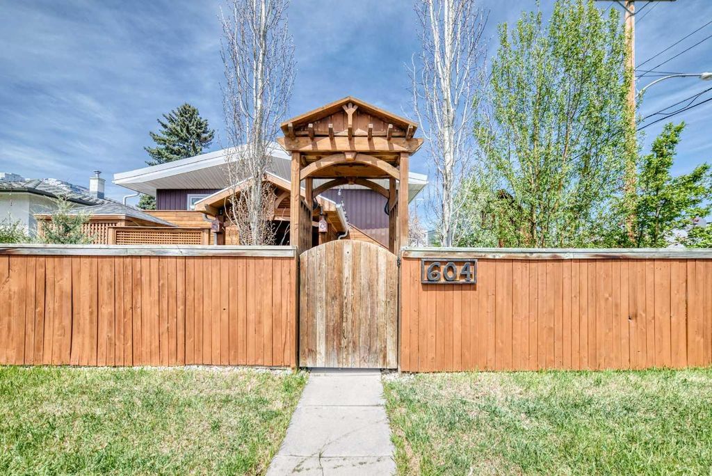 Photo of 604 69 Avenue SW, Calgary, AB T2V 0N9 (MLS # A2308423)