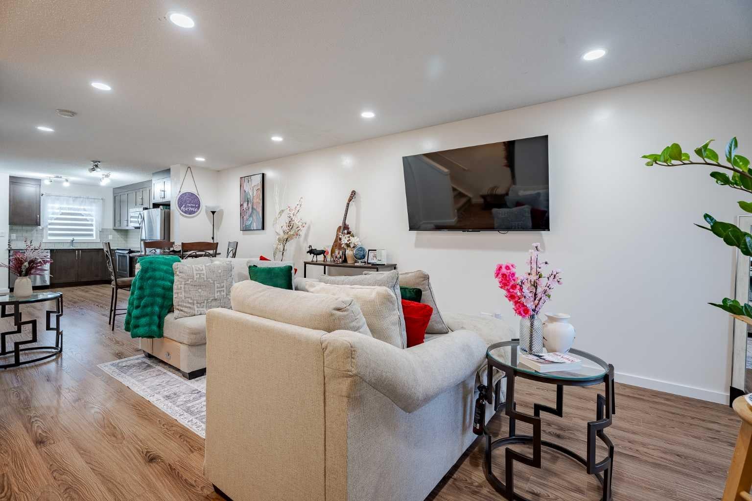 2400 Ravenswood View SE 202