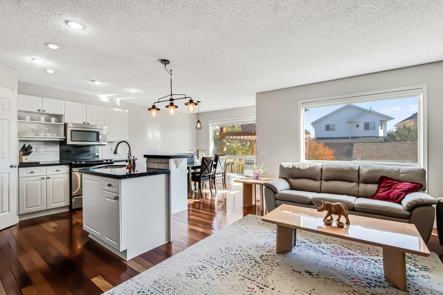 189 Coral Springs Court NE