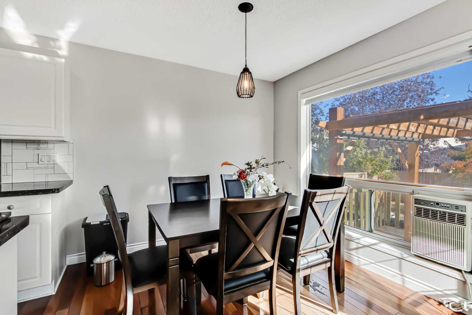 189 Coral Springs Court NE