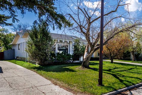 Photo of 5876 Dalcastle Drive NW, Calgary, AB T3A 2B6 (MLS # A2313700)
