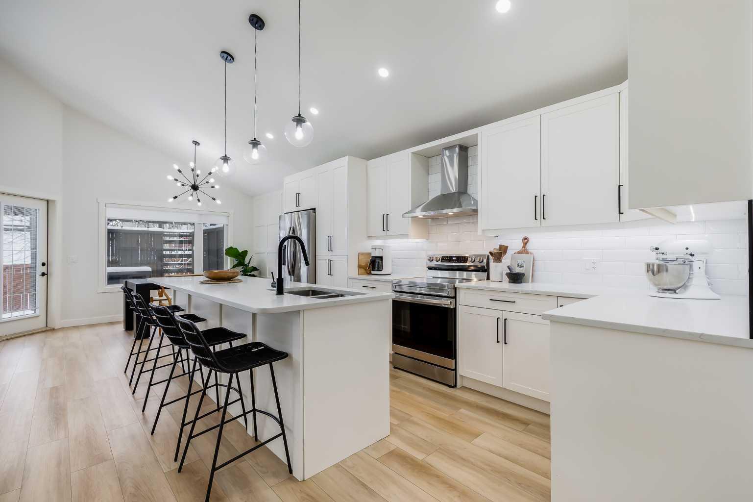 9810 Hidden Valley Drive NW