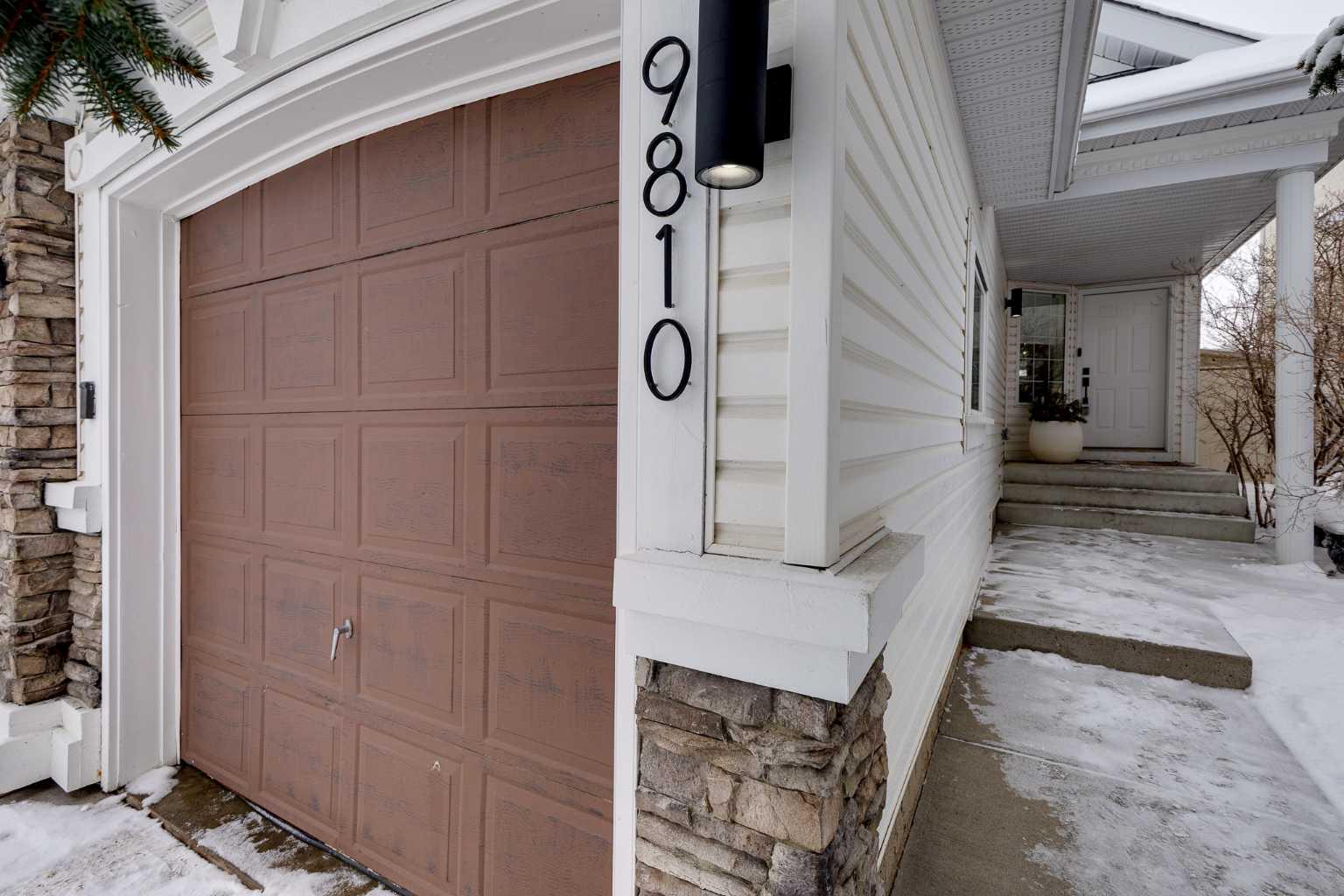 9810 Hidden Valley Drive NW