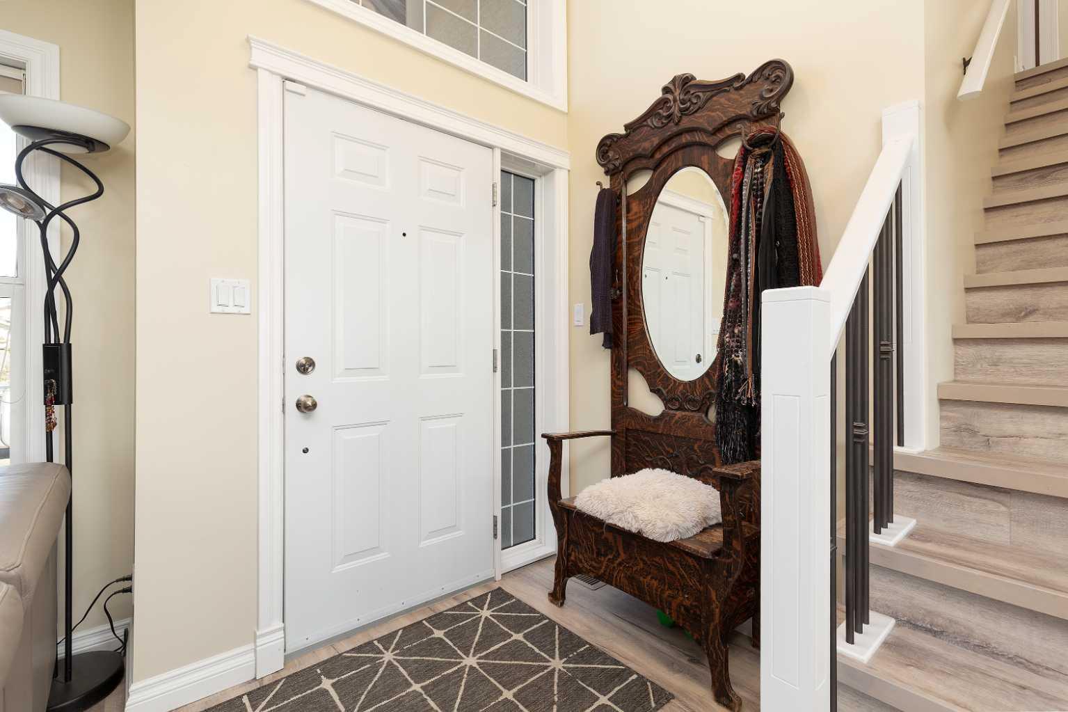 80 Canyon Boulevard W