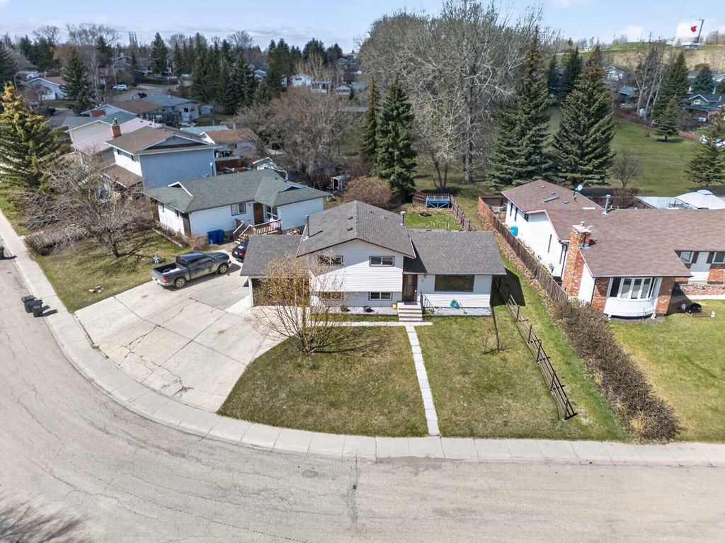 Photo of 11 Westhill Crescent, Didsbury, AB T0M 0W0 (MLS # A2307344)
