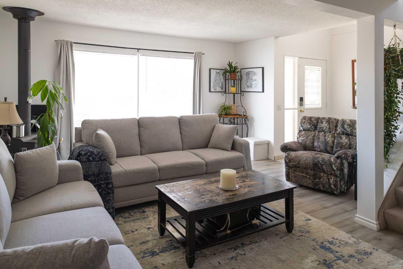 283 Abinger Crescent NE