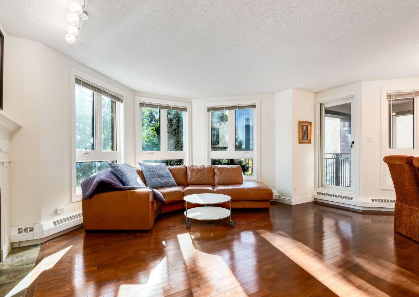 400 Eau Claire Avenue SW 8402