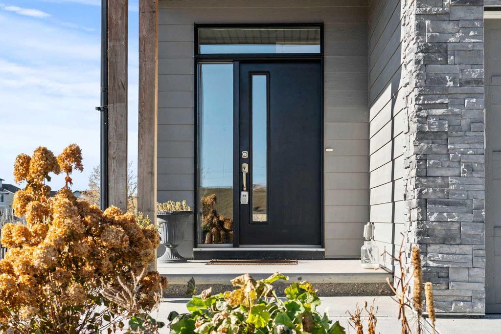 Photo of 63 Cranbrook Gardens SE, Calgary, AB T3M 2X5 (MLS # A2266491)